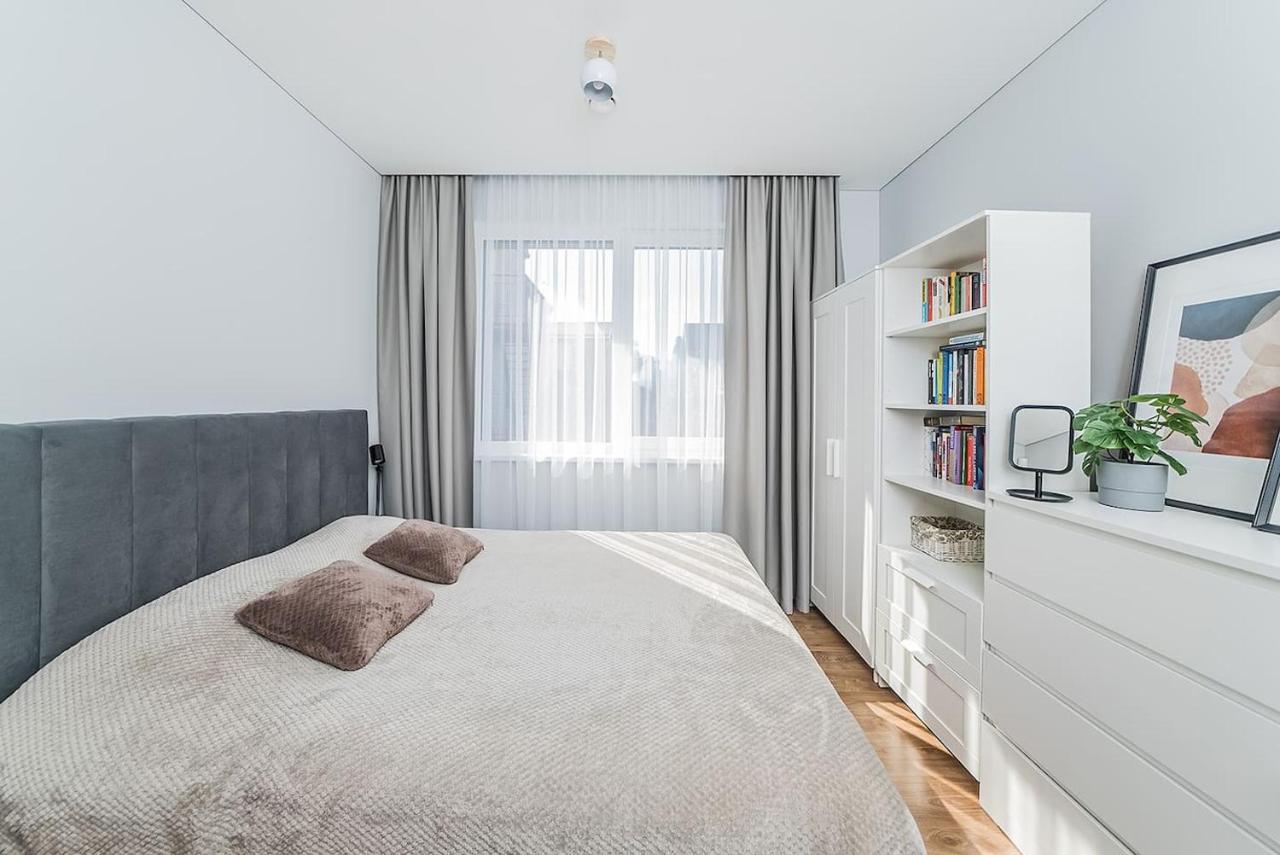 Lovely Apartment With Private Terrace By Urban Rent Kaunas Extérieur photo