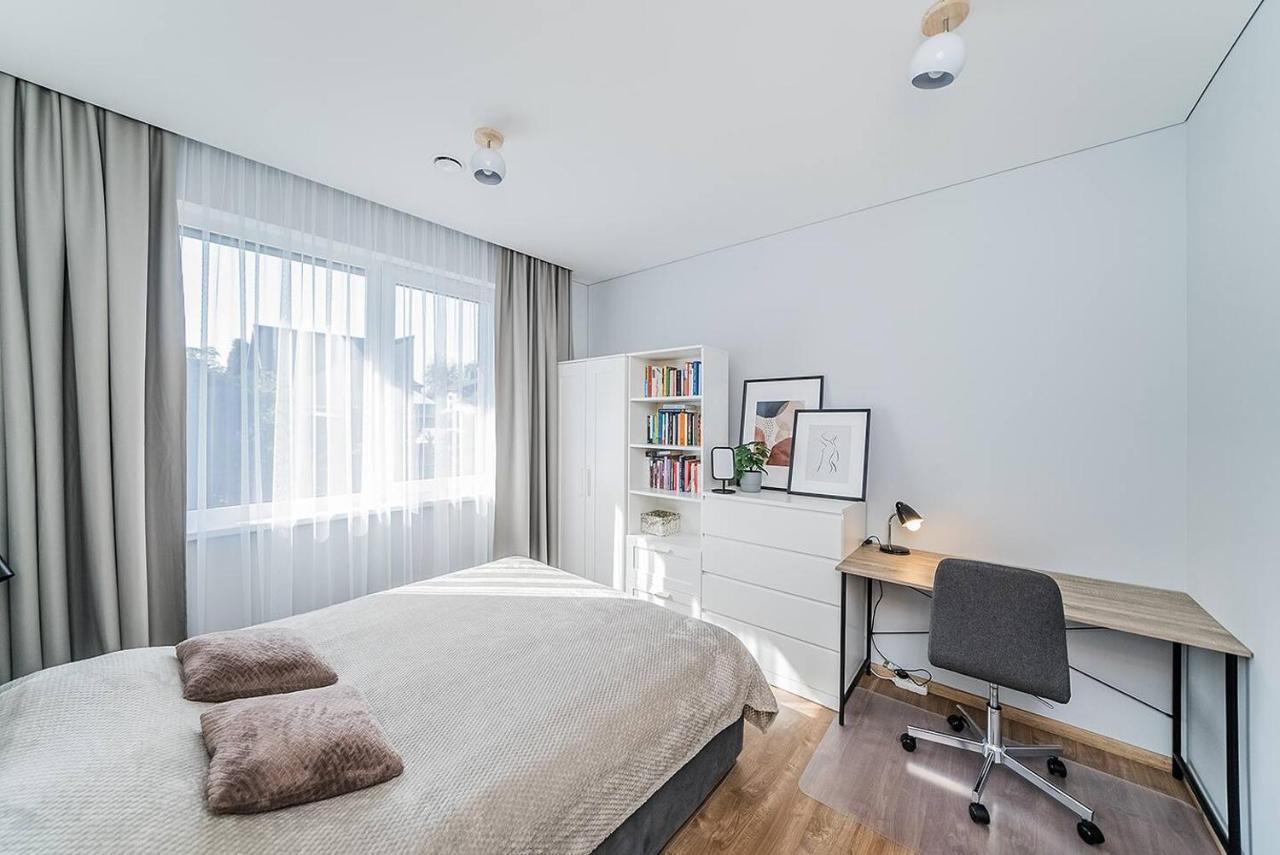 Lovely Apartment With Private Terrace By Urban Rent Kaunas Extérieur photo